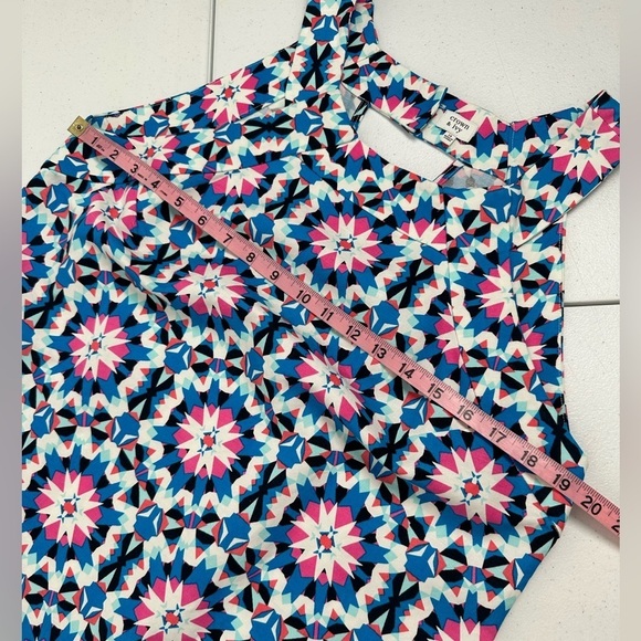 Crown & Ivy Bali Adventure Geometric Mandala Print Sleeveless Shift Dress - Picture 5 of 10